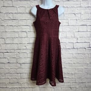 NWT Wisp Kalia Dress Size 2 Burgandy Lace Sleeveless